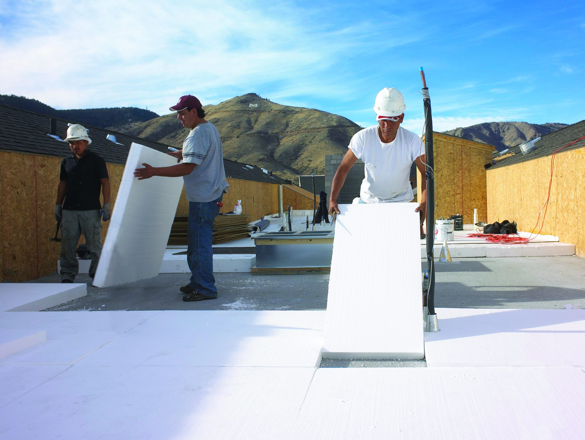 Economical Roof Insulation Solutions with Tapered EPS and Valley Panels